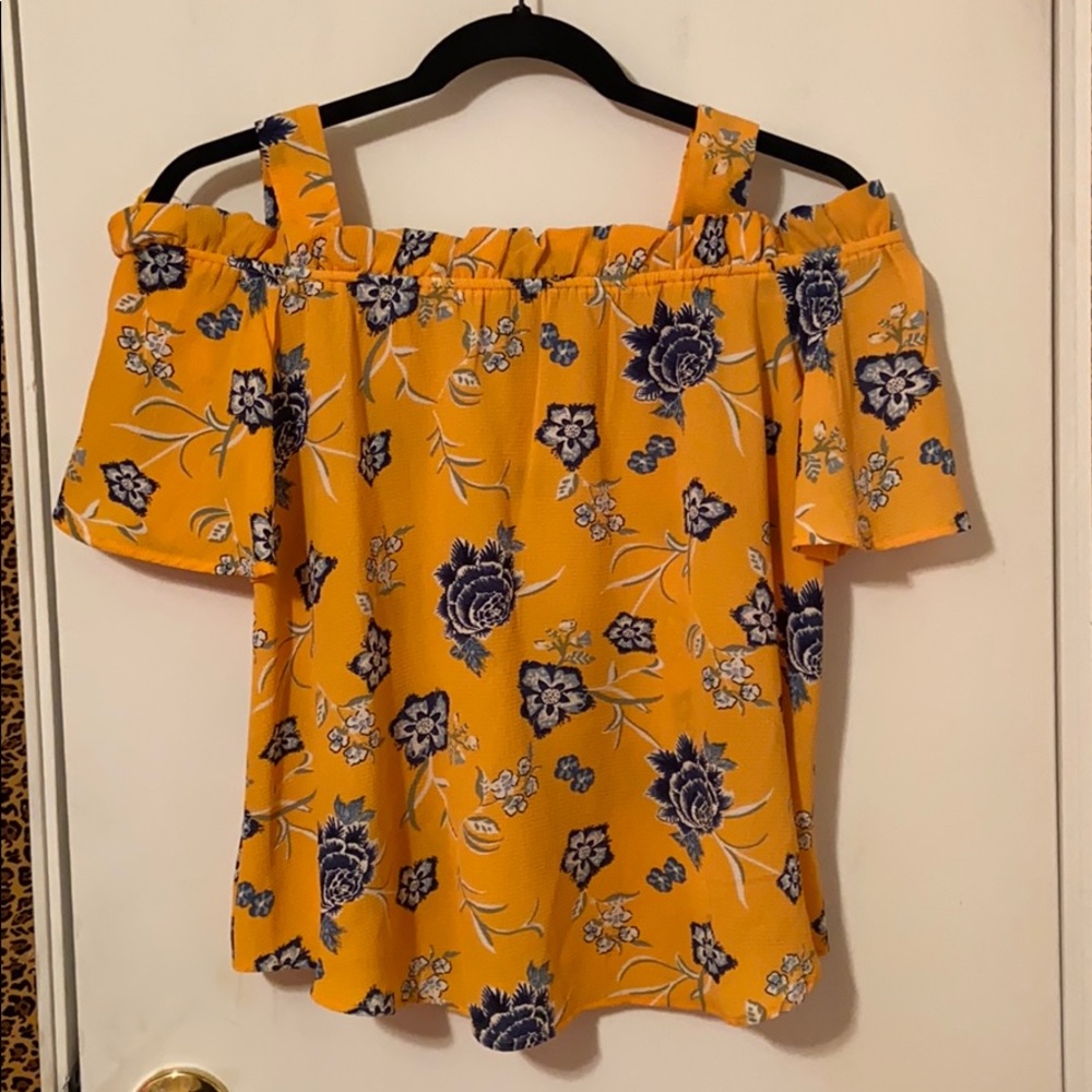 Off shoulder shirt